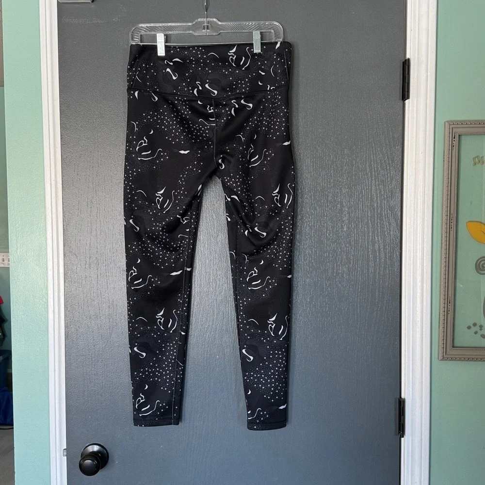 Under Armour Black and White workout Leggings
